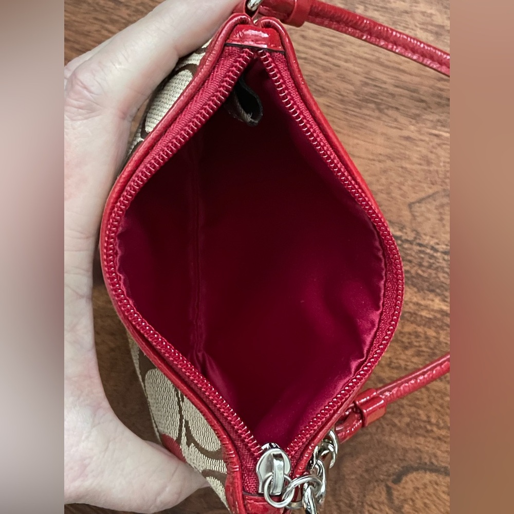 COACH Tan Signature Jacquard w/Gold Dot & Red Heart Set - Picture 6 of 10